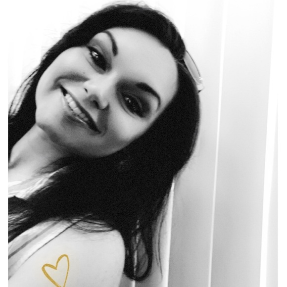 Meet your Posher, Rosie Rose - Picture 11 of 13